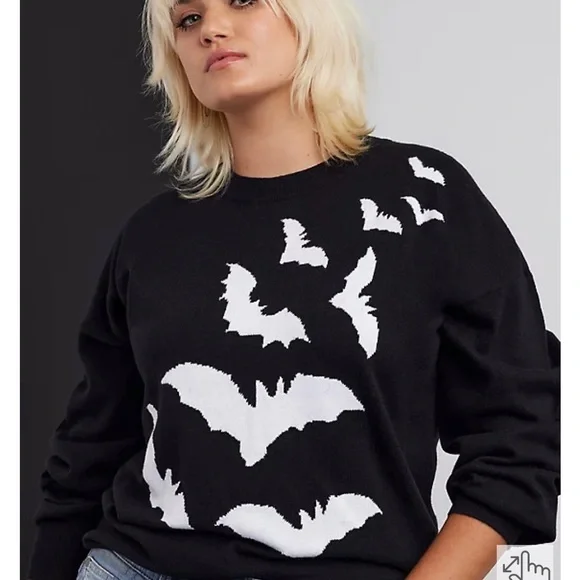 Torrid Bats Goth punk Pullover sweater 18/20 size 2x - Picture 4 of 5